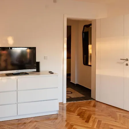 Heart And View Of Old Town Apartment
